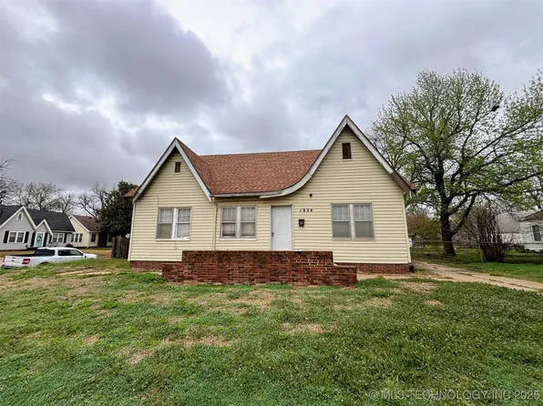 1924 W Owen K Garriott Rd, Enid, OK 73703