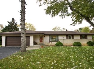 4880 S Courtland Ct, New Berlin, WI 53151