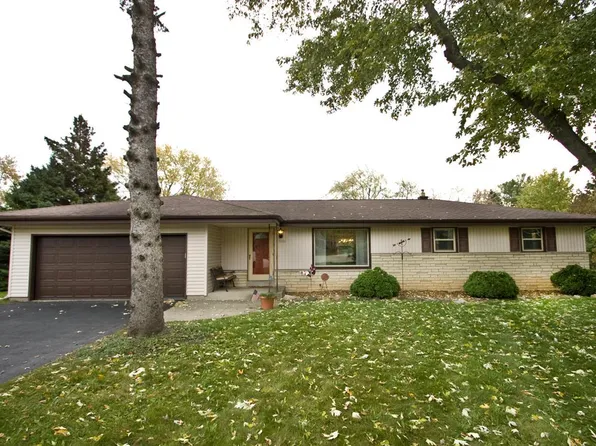 4880 South Courtland COURT, New Berlin, WI 53151