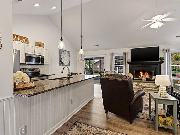 5th image of 1015 Sand Dollar Ct.