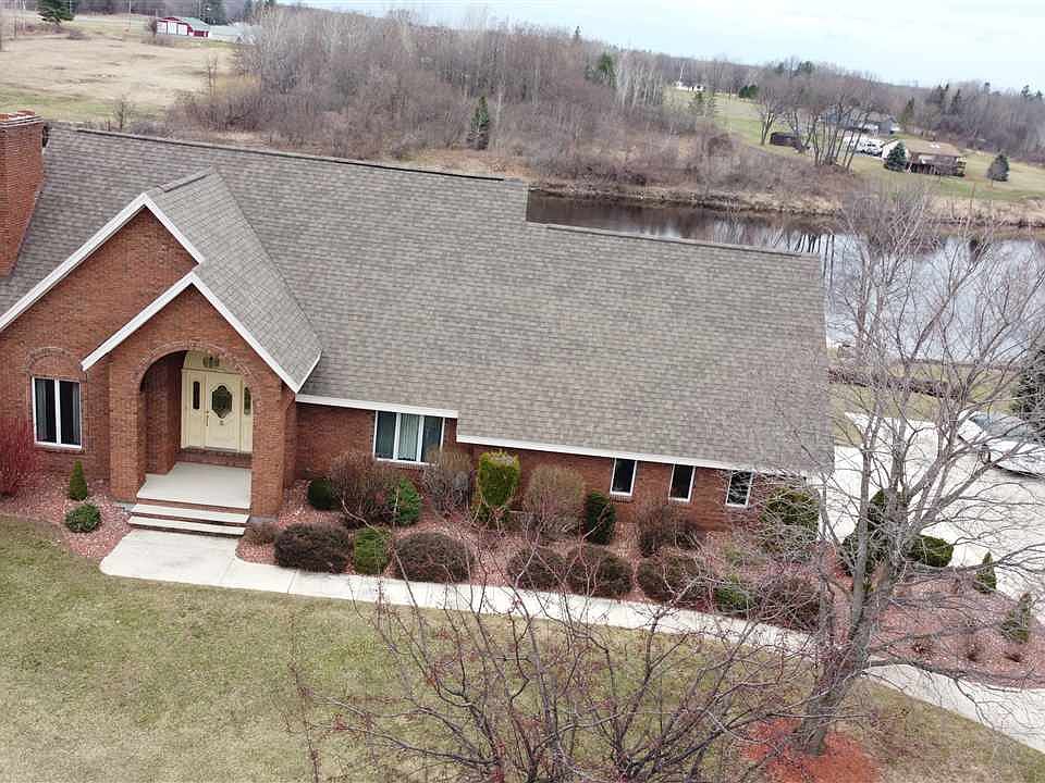 1st image of 8 Rivercrest Dr