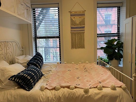 3rd image of 217 W 16th St APT 2B