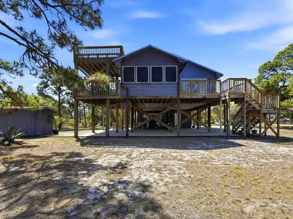 1048 W Bay Shore Dr, Eastpoint, FL 32328