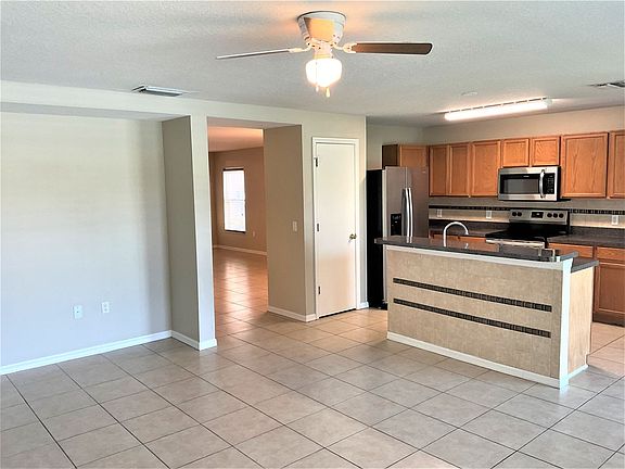 4th image of 6722 Waterton Dr