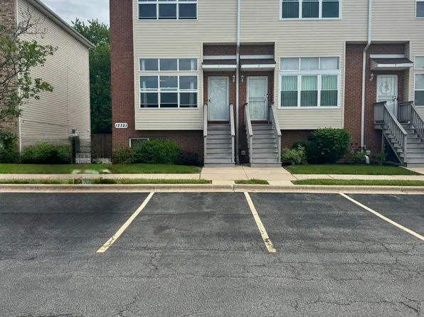 12321 Meadow Ln Unit 1, Blue Island, IL 60406