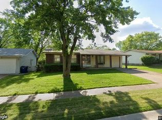 11611 Las Ladera Dr, Florissant, MO 63033