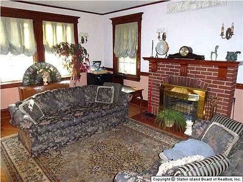1st image of 164 Tysen St