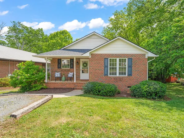 34 Johnston St, Pittsboro, NC 27312