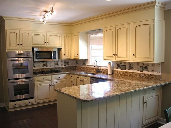 2nd image of 312 Berwickshire Dr
