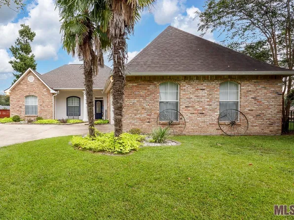 11952 River Highlands Dr, Saint Amant, LA 70774