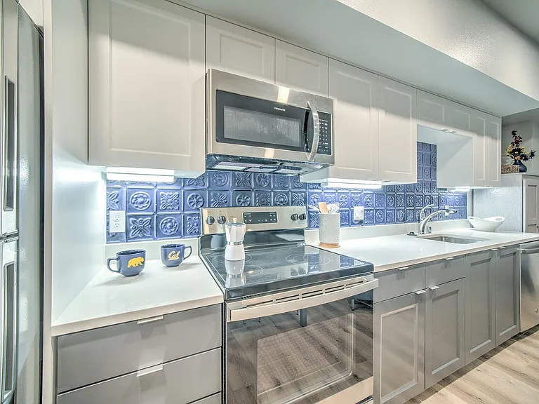 EXPERIENCE The Den & ALL it has to Offer! Now leasing for June 2026! — Photo 45