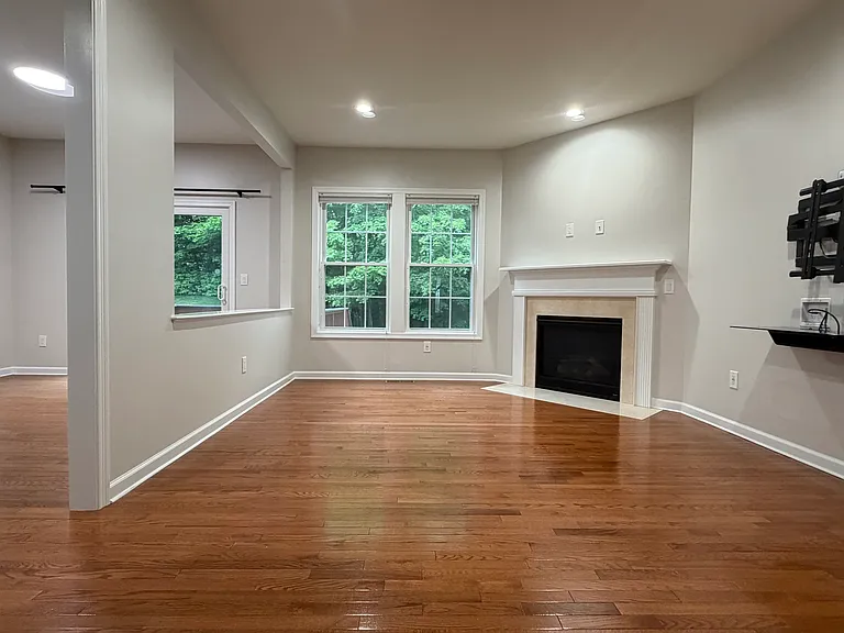 281 Sterling Dr — Photo 7