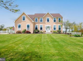16 Two Penny Run W, Pilesgrove, NJ 08098