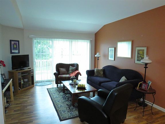4th image of 1425 Canterbury Ct