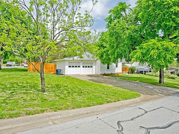 2nd image of 6478 Lindell Ave