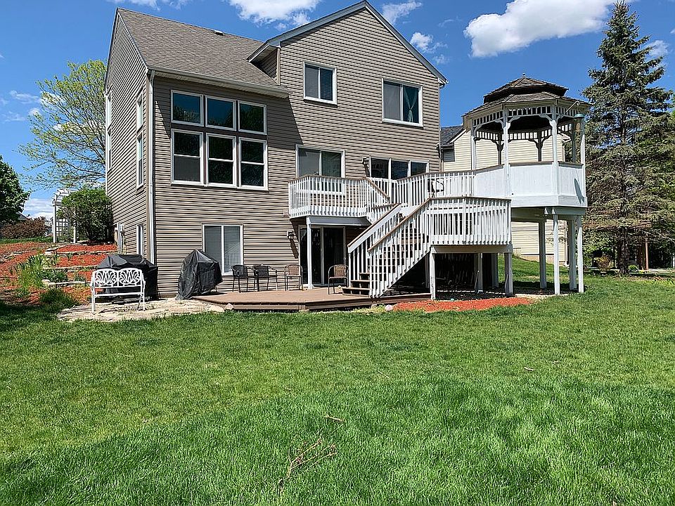1st image of 17 Village Ct