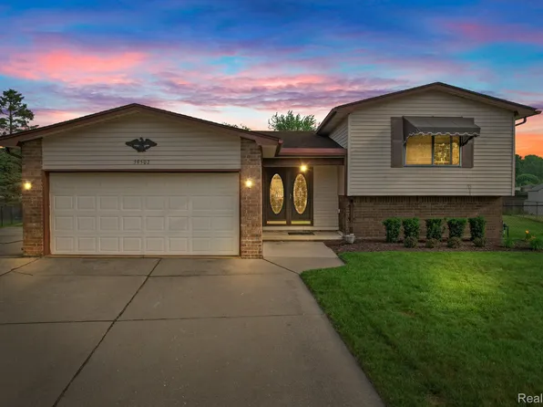 39502 Salvatore Dr, Sterling Heights, MI 48313