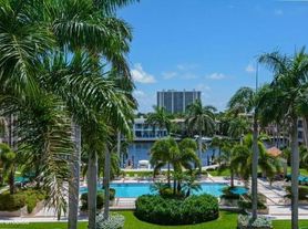 100 SE 5th Ave, Boca Raton, FL