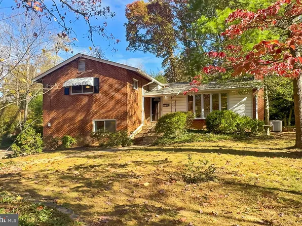 7014 Elvira Ct, Falls Church, VA 22042