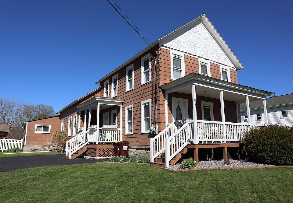 1st image of 399 Fortsville Rd