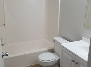 46 Carriage Ln #B, Destrehan, LA 70047