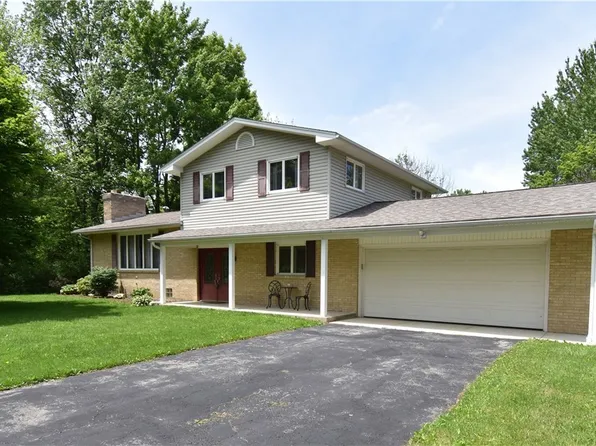 7085 Sunnydell Dr, Brookfield, OH 44403
