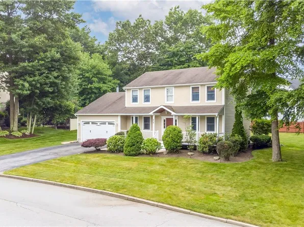 216 Alpine Estates Dr, Cranston, RI 02921