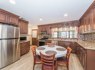 72 Spruce Ter, Wayne, NJ 07470
