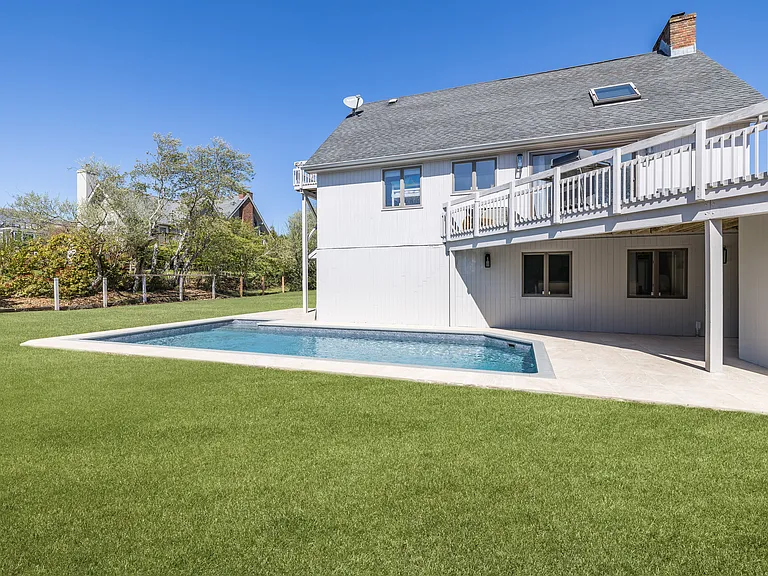 129 Madison Dr — Photo 15