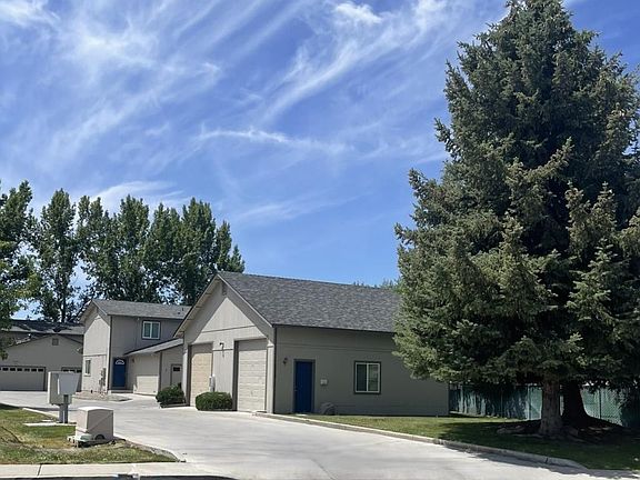 2nd image of 1379 Village Way
