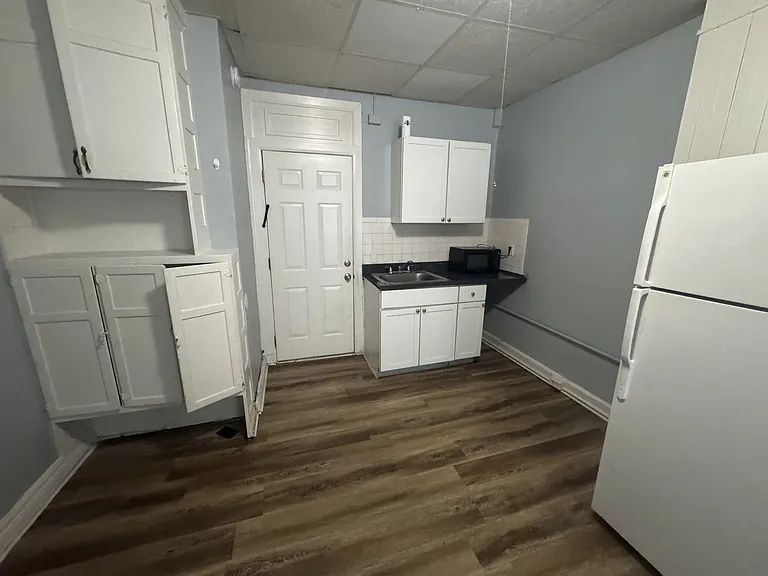 189 Lake Ave — Photo 2