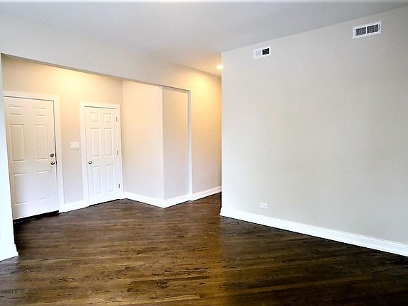 2nd image of 2758 N Richmond St