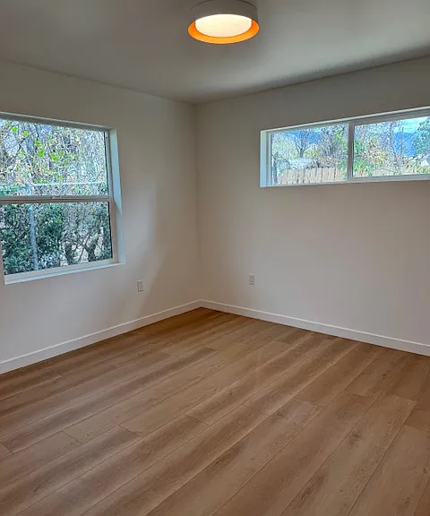 2210 Navarro Ave — Photo 7