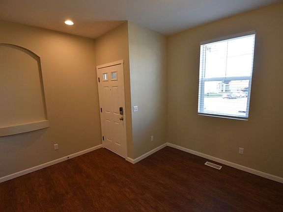 5th image of 16419 25th Avenue Ct E