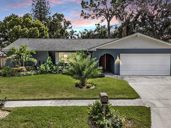 2331 Robyn Ct, Dunedin, FL 34698