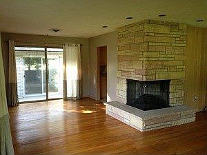 3rd image of 756 N Sharon Dr