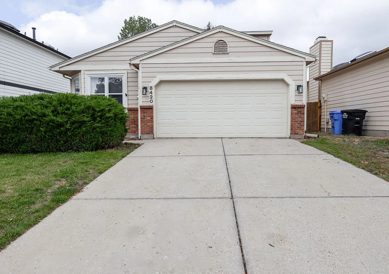 Briargate 3-Bedroom, 3 bath, 2 car garage! — Photo 1