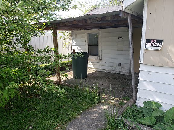 3rd image of 4231 Farnham Ave
