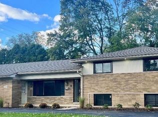 3690 Berkshire Dr, Bloomfield Hills, MI 48301