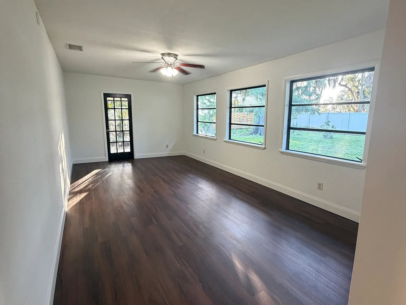 3 bed, 1900 sqft, $3,195 — Photo 4