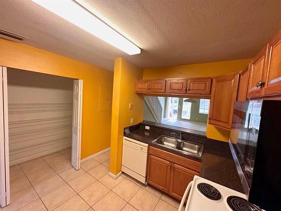 4th image of 4144 NW 67th Ter