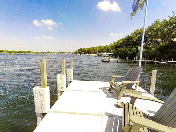 4th image of 15631 Lakeshore Dr