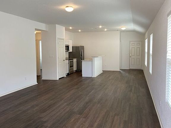 4th image of 2008 Peony St
