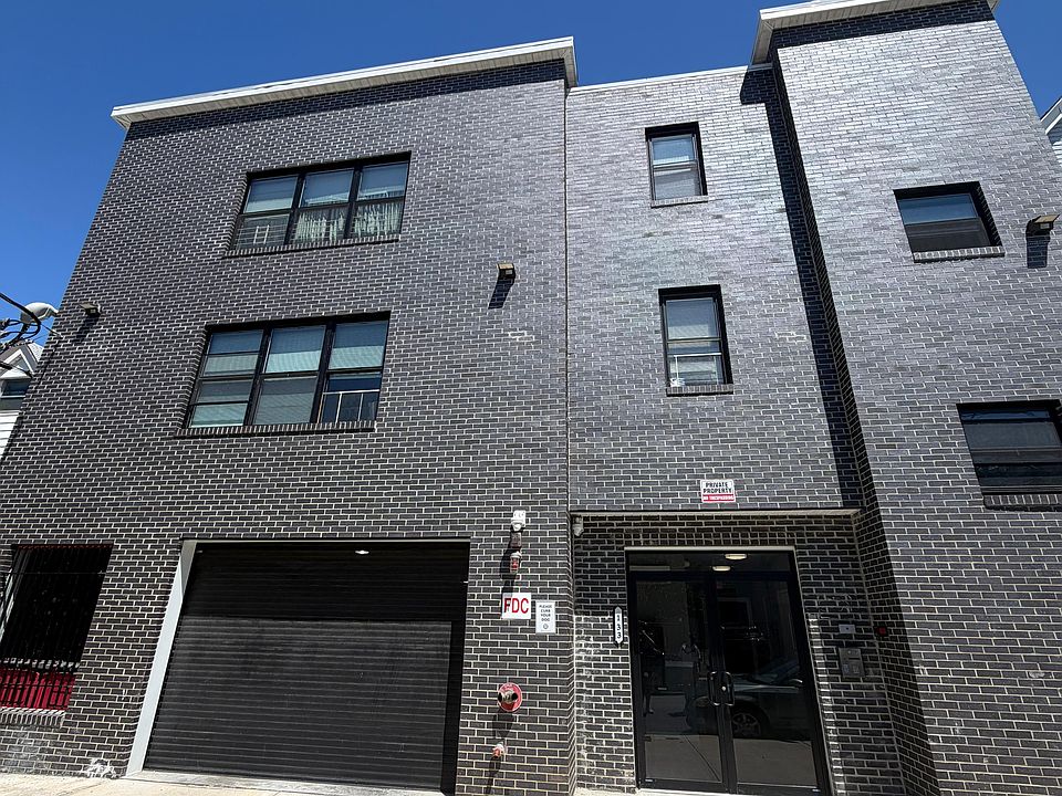 1st image of 133 Pearl St #305