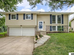 11324 Y St, Omaha, NE 68137