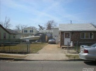 28 Kildare Rd, Island Park, NY 11558