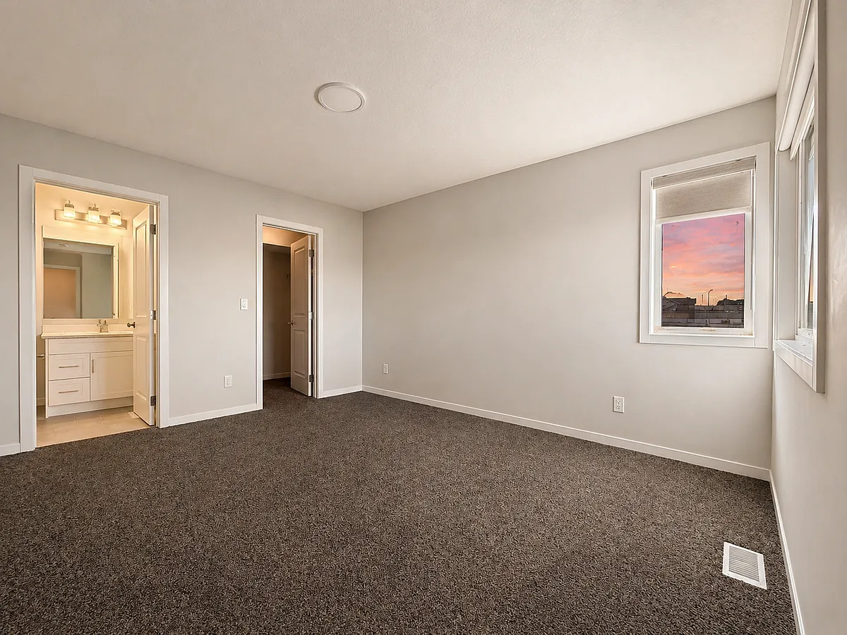 Building Photo - 815 17th Ave NW #101