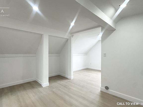 4th image of 419 Ronald St #3