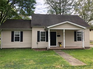 1002 N 3rd St, Breese, IL