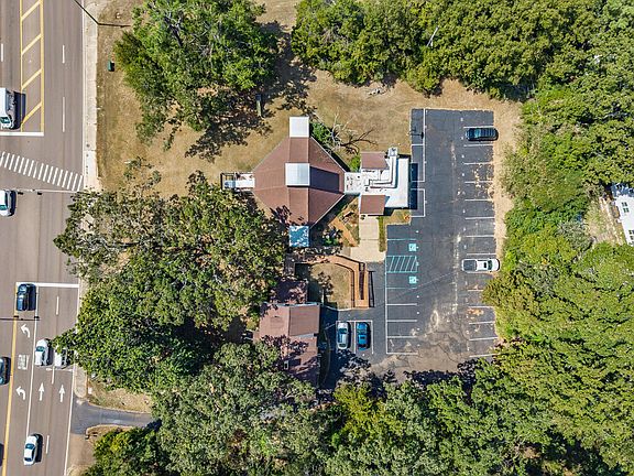 3rd image of 407 Jackson Ave E